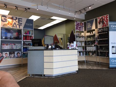 Visit us between haircuts for a complimentary neck trim Service availability, price, and age restrictions for JrSr services vary by location. . Great clips parkville mo